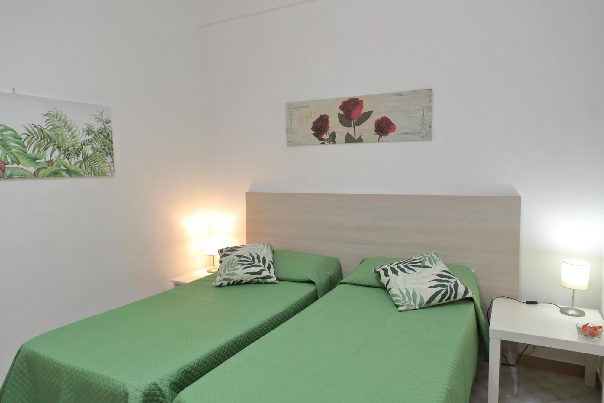 Terrazza Del Cortile - By Vacation Service Cefalu Bagian luar foto